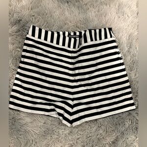 Express NWT Black and White High Waisted Shorts! So classy SZ 4 Love the Pockets